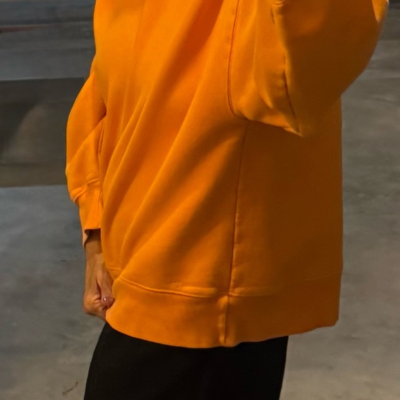 Aritzia used orange sweatshirt - Picture 4 of 13
